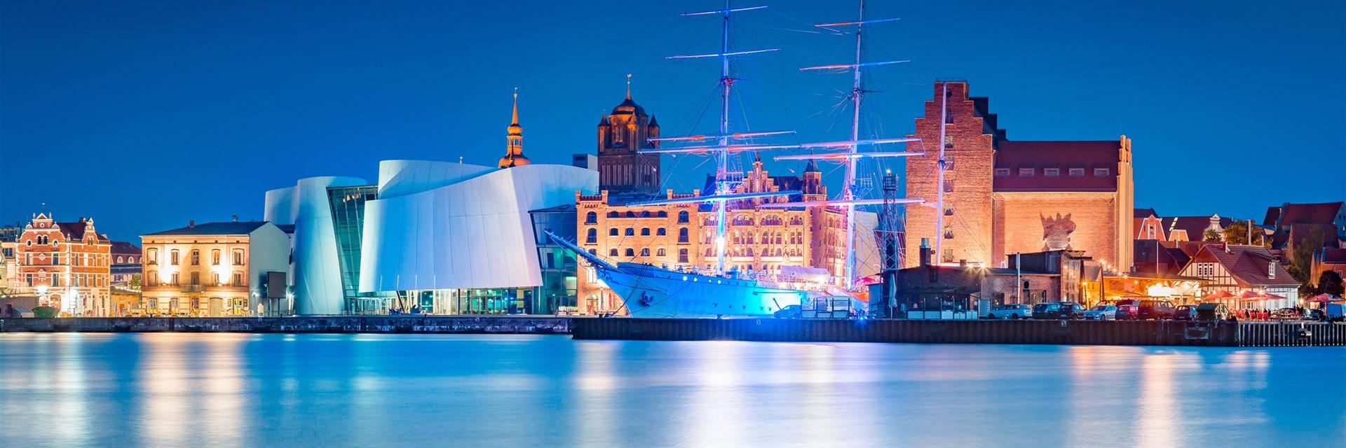 Panorama von Stralsund mit Ozeaneum